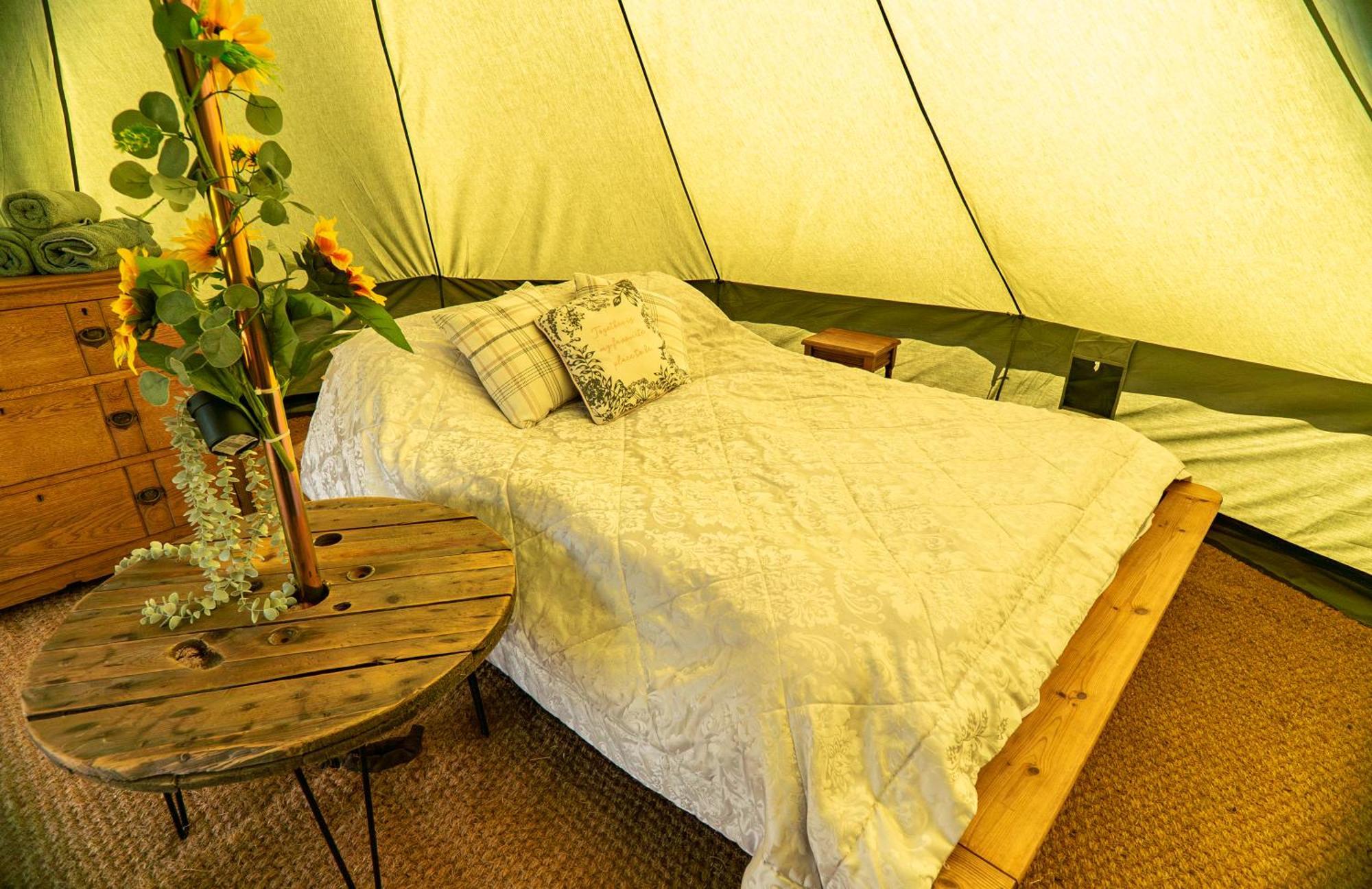 Bluebell Bell Tent The Roaches Upper Hulme Dış mekan fotoğraf